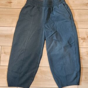 Old Navy High-Waisted Barrel Leg Dynamic Fleece Sweatpants